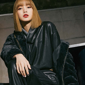 아디다스 레더 크롭 맨투맨