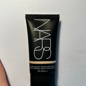 나스 퓨어 레디언트 틴트드 모이스처라이저 50ml