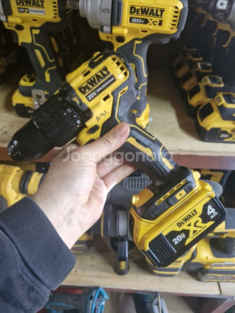 디월트충전함마드릴 DCD709최상급 A-31번--6