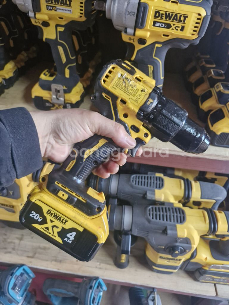 디월트충전함마드릴 DCD709최상급 A-31번--9