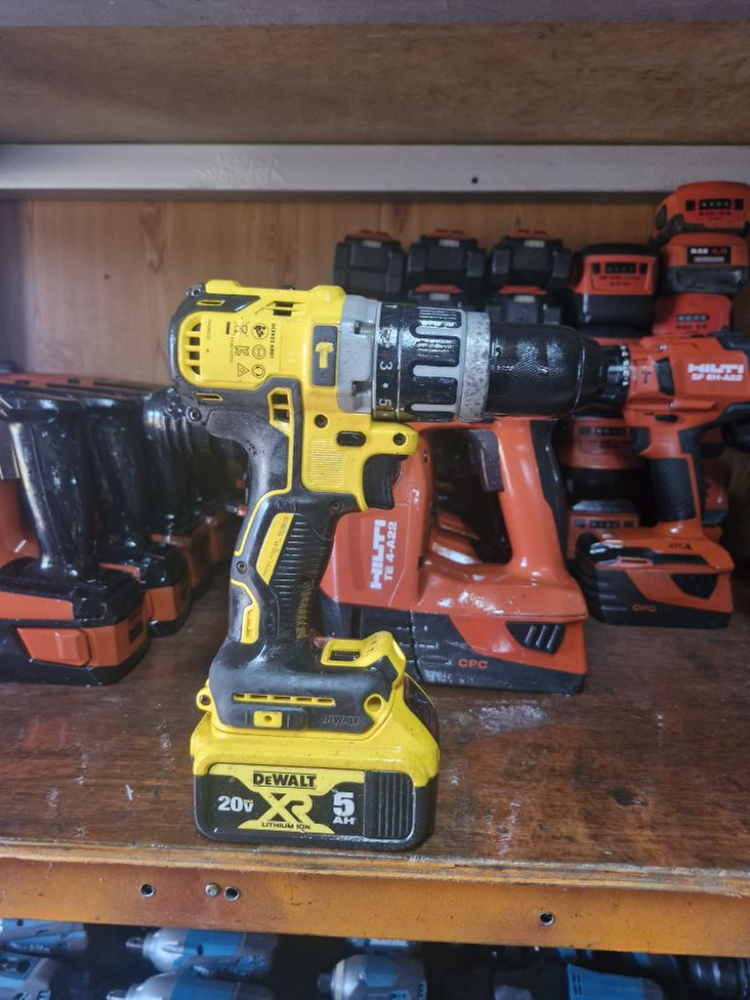 디월트충전함마드릴DCD796 배터리포함 A-1번 이미지