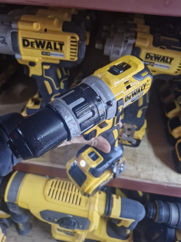 디월트충전함마드릴DCD796 배터리포함 A-1번 이미지