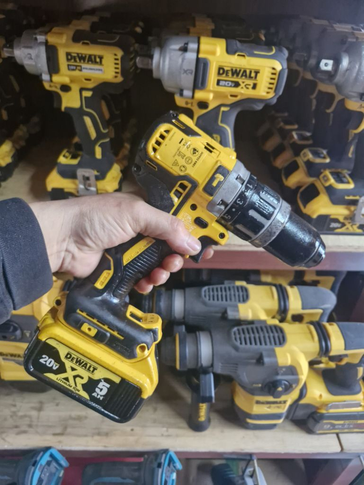 디월트충전함마드릴DCD796 배터리포함 A-1번 이미지
