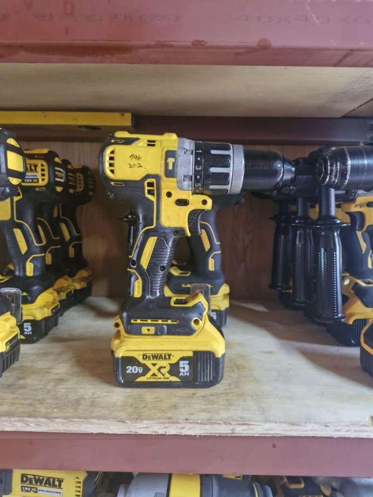 디월트충전함마드릴DCD796 배터리포함 A2-2번 이미지