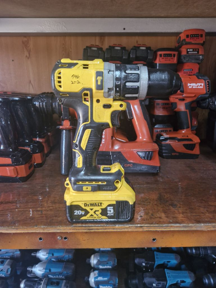 디월트충전함마드릴DCD796 배터리포함 A2-2번 이미지