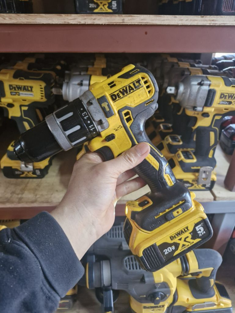 디월트충전함마드릴DCD796 배터리포함 A2-2번 이미지