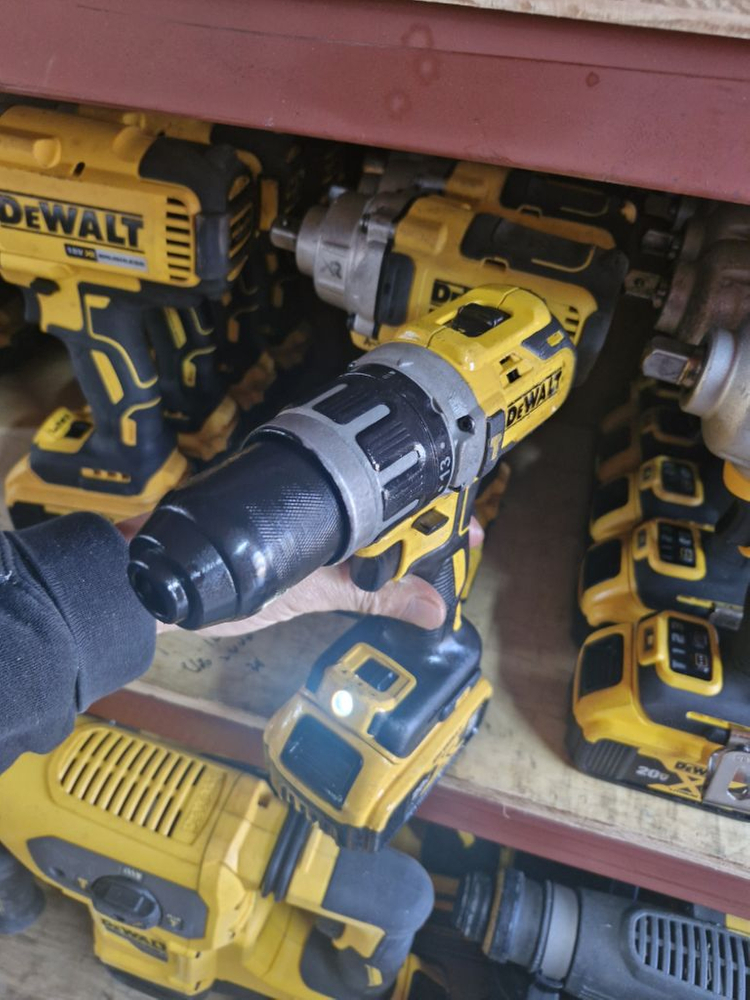 디월트충전함마드릴DCD796 배터리포함 A2-2번 이미지