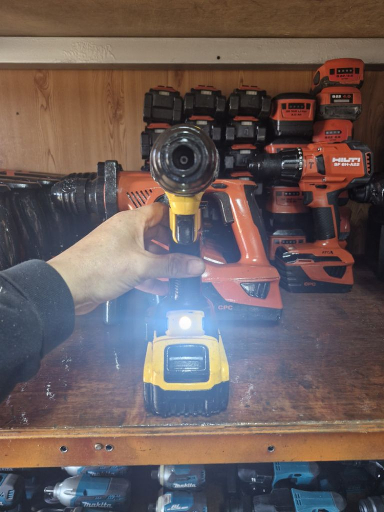 디월트충전함마드릴DCD796 배터리포함 A2-1번 이미지