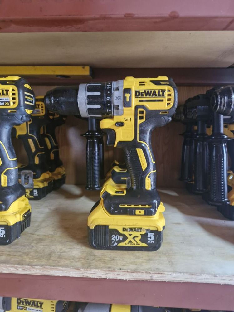 디월트충전함마드릴DCD796 배터리포함 A2-1번 이미지