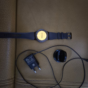 갤럭시 기어3 프론티어 셀룰러 LTE 버전 판매합니다.