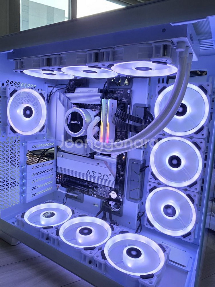 라이젠7 9800X3D RTX5080 본체 팝니다--1