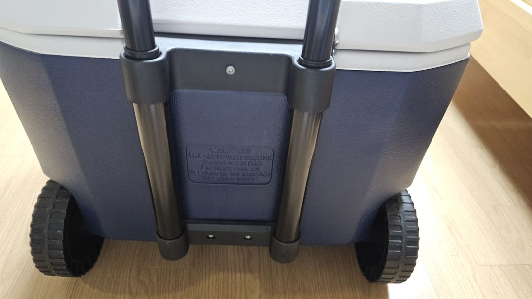 콜맨 아이스박스 익스트림5 50쿼터 판매합니다.--2