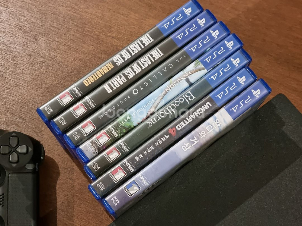 플레이스테이션4 PS4 PRO 7218 1테라+게임7개--1
