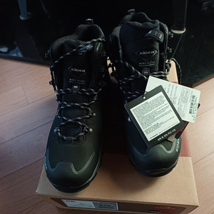 아이더 등산화 270mm 새상품