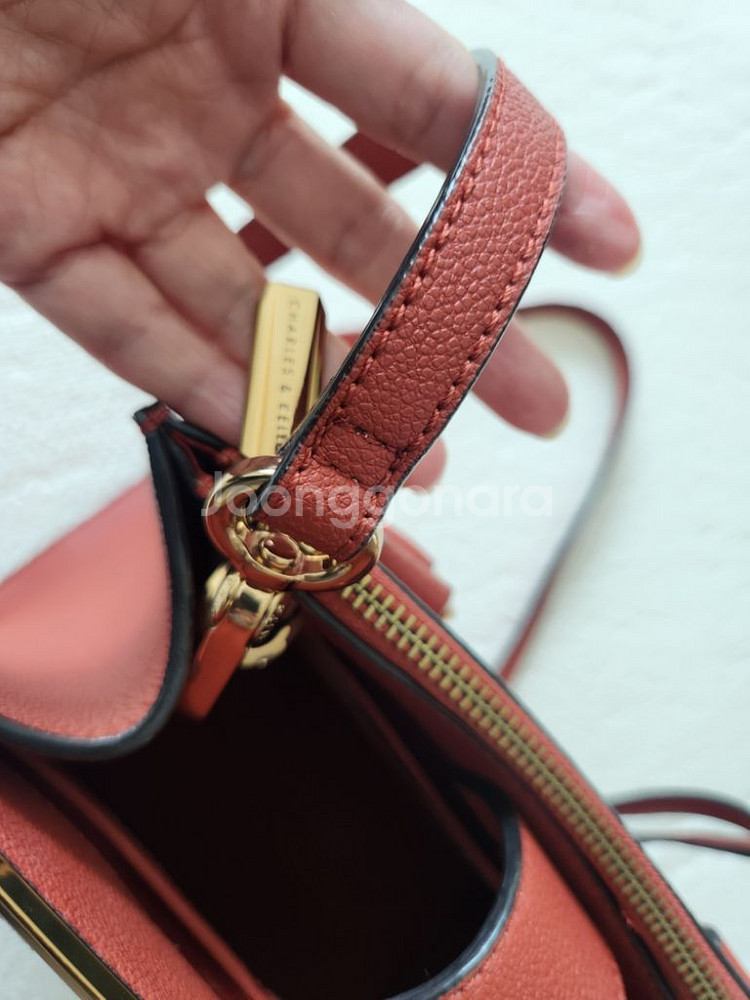 charles&keith 찰스앤키스 여성 토트 겸 크로--2