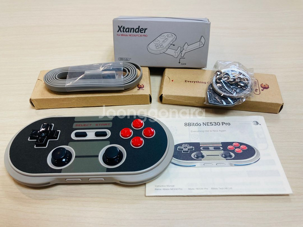 8Bitdo NES30 Pro 컨트롤러 세트 팝니다.--0