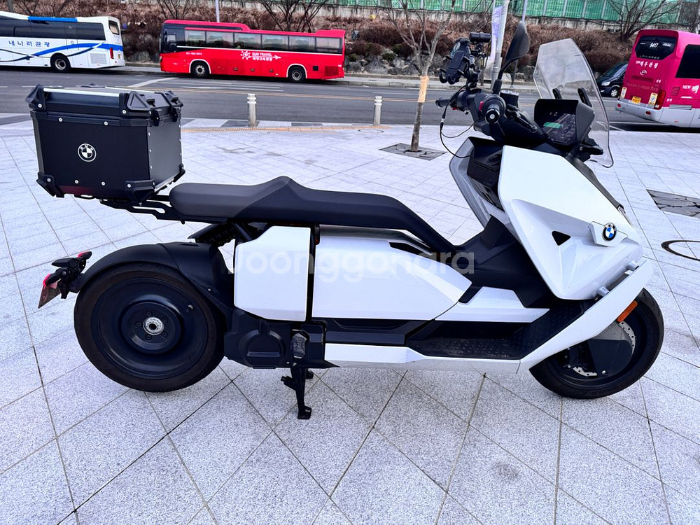 bmw ce04--6