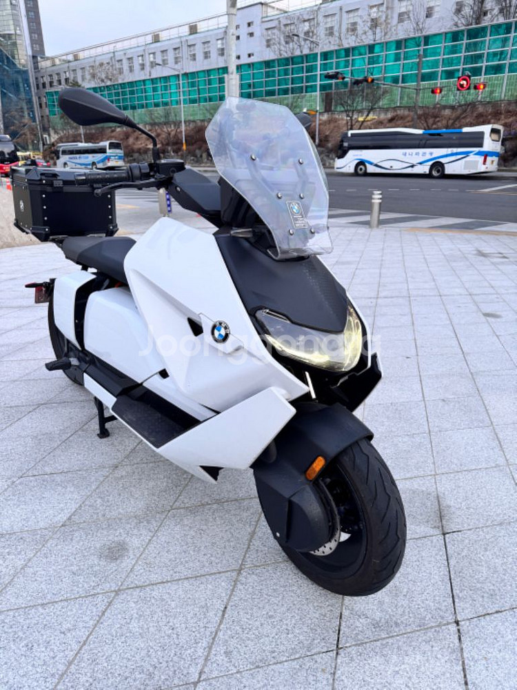 bmw ce04--7