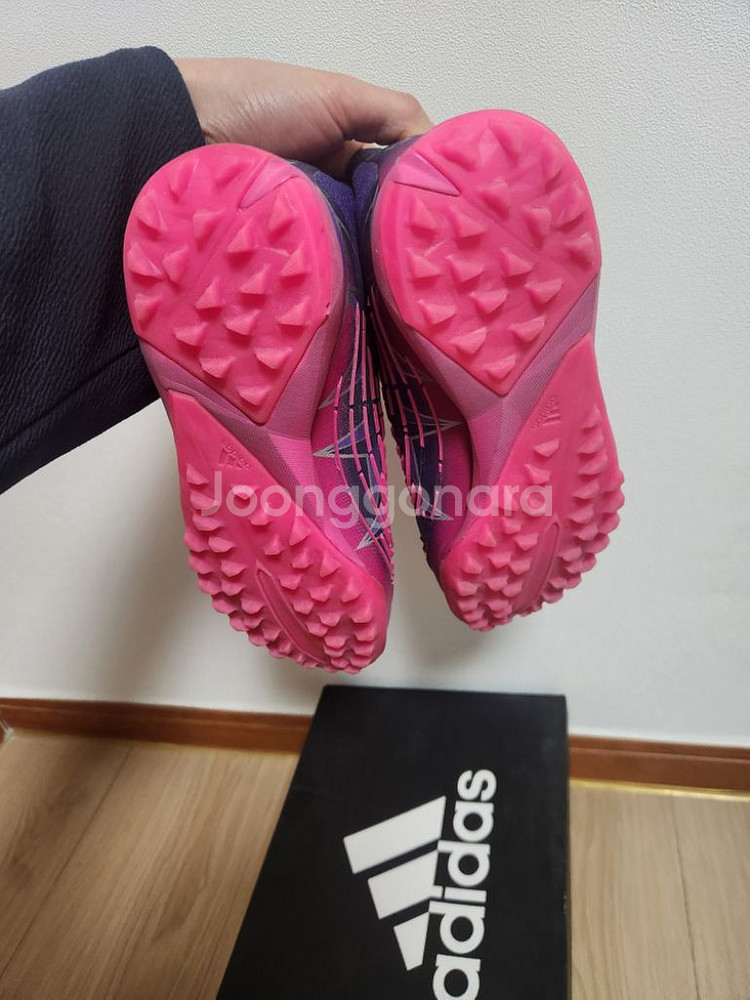 아디다스 프레데터 엣지.1 tf 245mm 팝니다--1