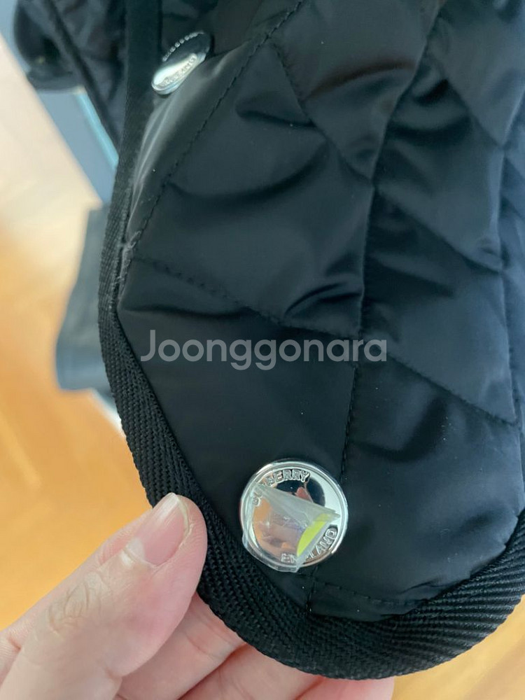 버버리 퀼팅패딩--8