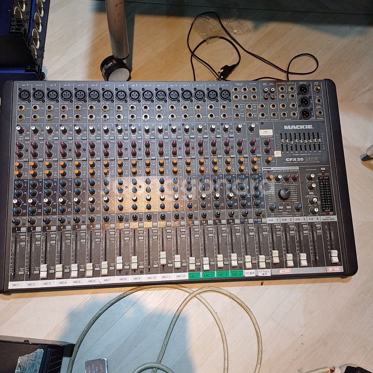 Mackie CFX 20 - MK2--1
