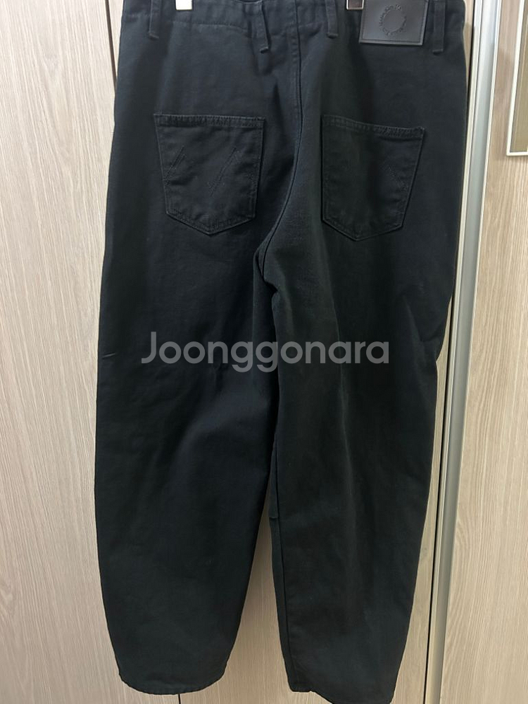 마뗑킴 VOLUME DENIM PANTS BLACK--3