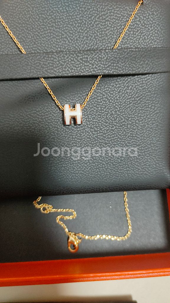 기스가 잘 안나는 제질이고 관리 잘해서 상태 좋습니다평--2