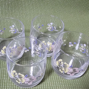꽃무늬 유리컵