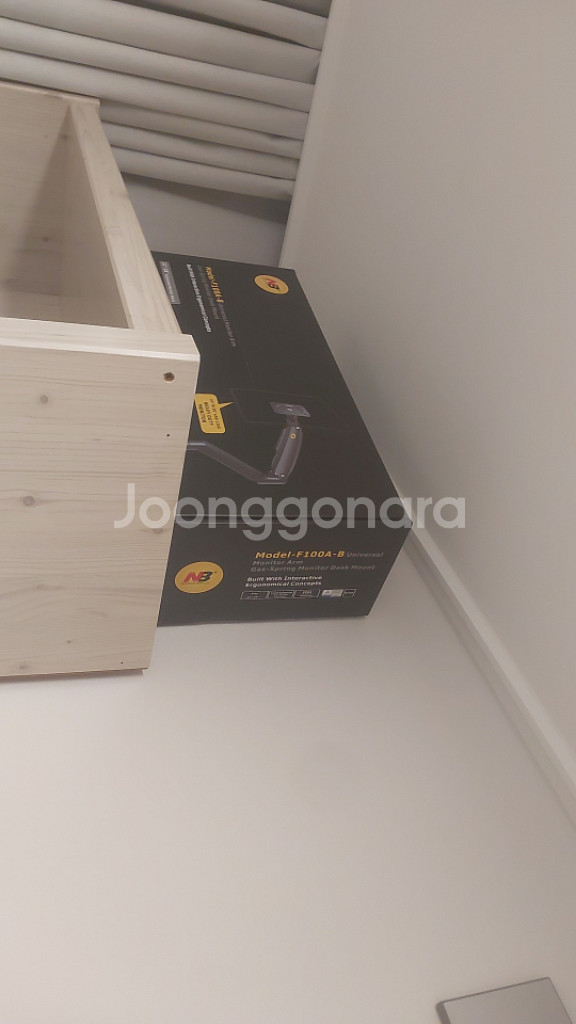 32un650k 한번연거 모니터암이랑같이팔아요--3