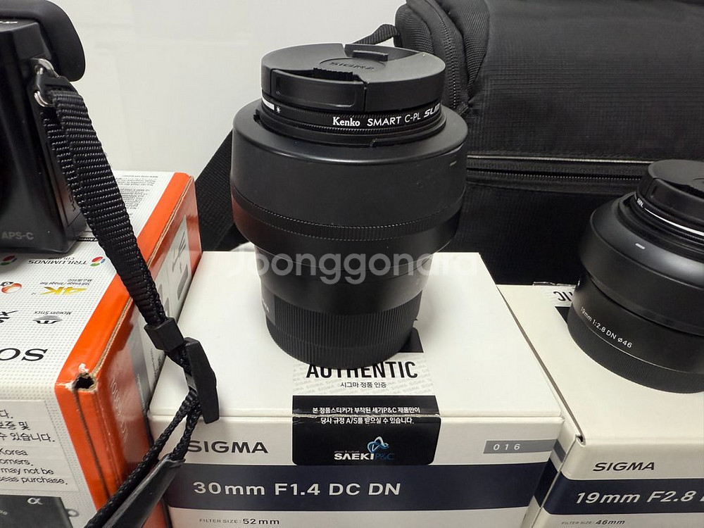 소니 a6000 바디킷, 시그마 30mm, 19mm 등--3