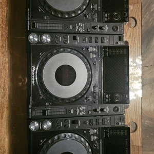 djm900nxs , cdj2000nxs x3