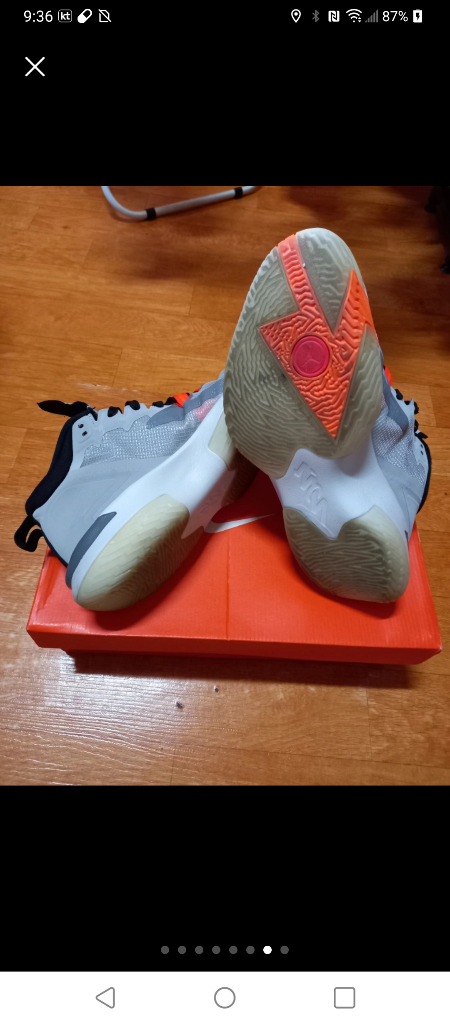 조던 자이언1PF 라이트 스모크 크레이 토탈 오렌지 이미지