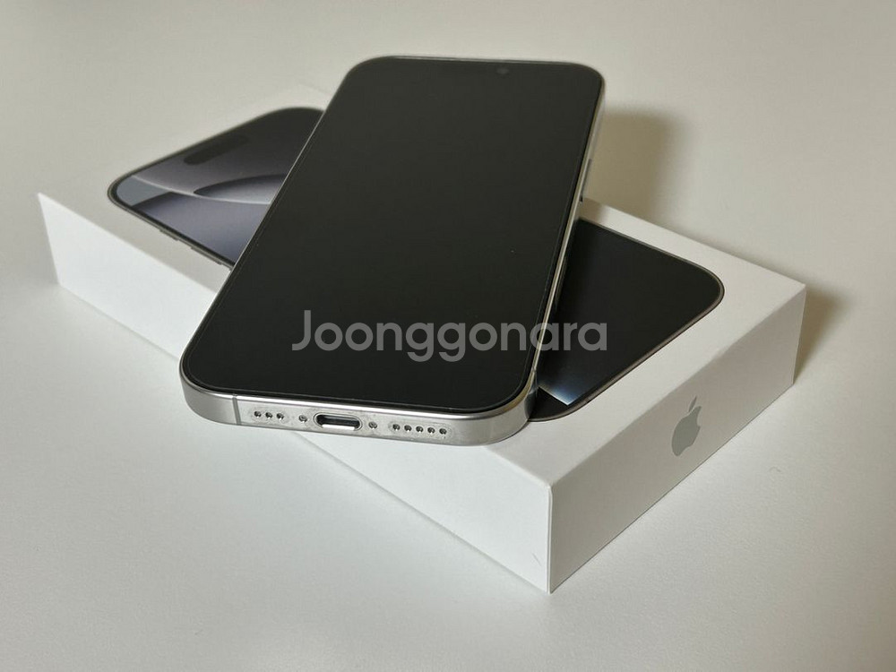 아이폰 16프로 256GB 데저트티타늄--5