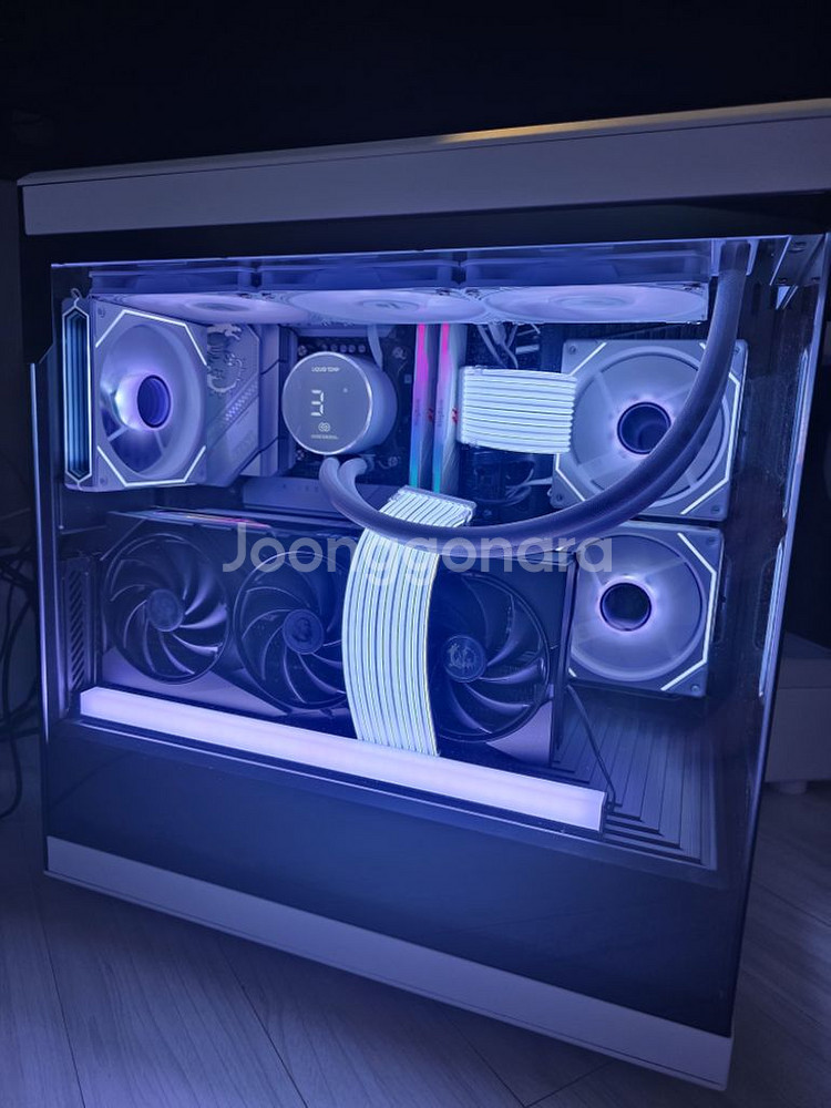 9800X3D RTX4080S 본체 팝니다.--0