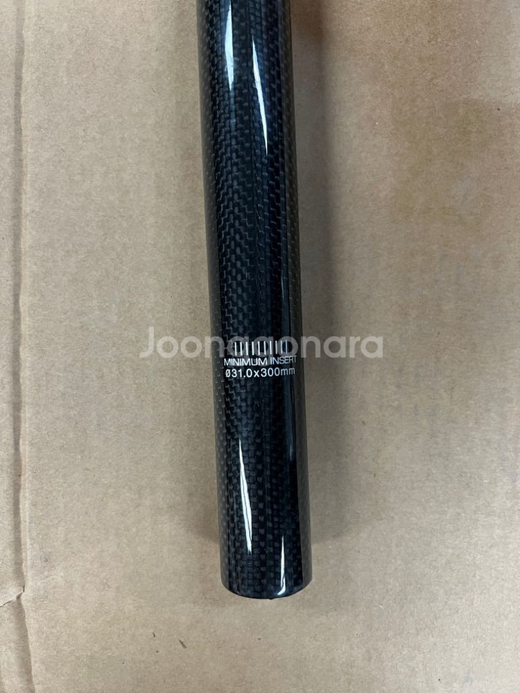 피나렐로 모스트 원형 싯포스트(카본, 알루) 팝니다--1