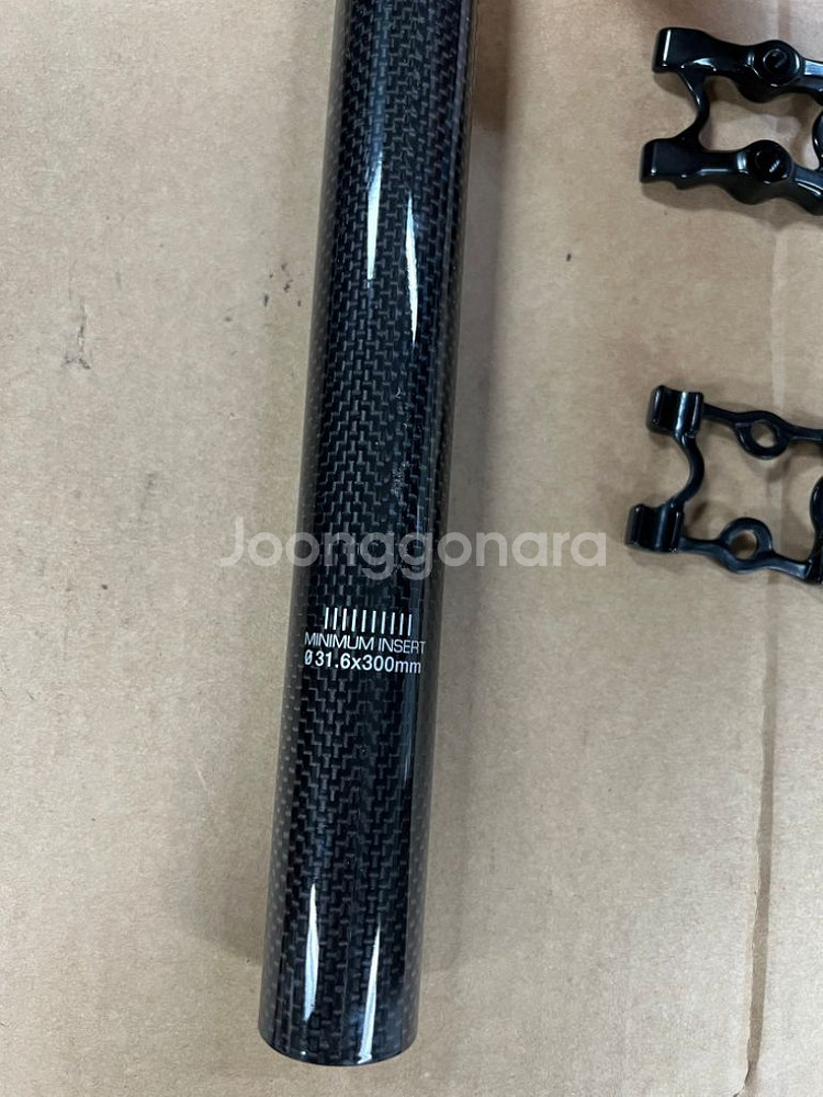 피나렐로 모스트 원형 싯포스트(카본, 알루) 팝니다--3