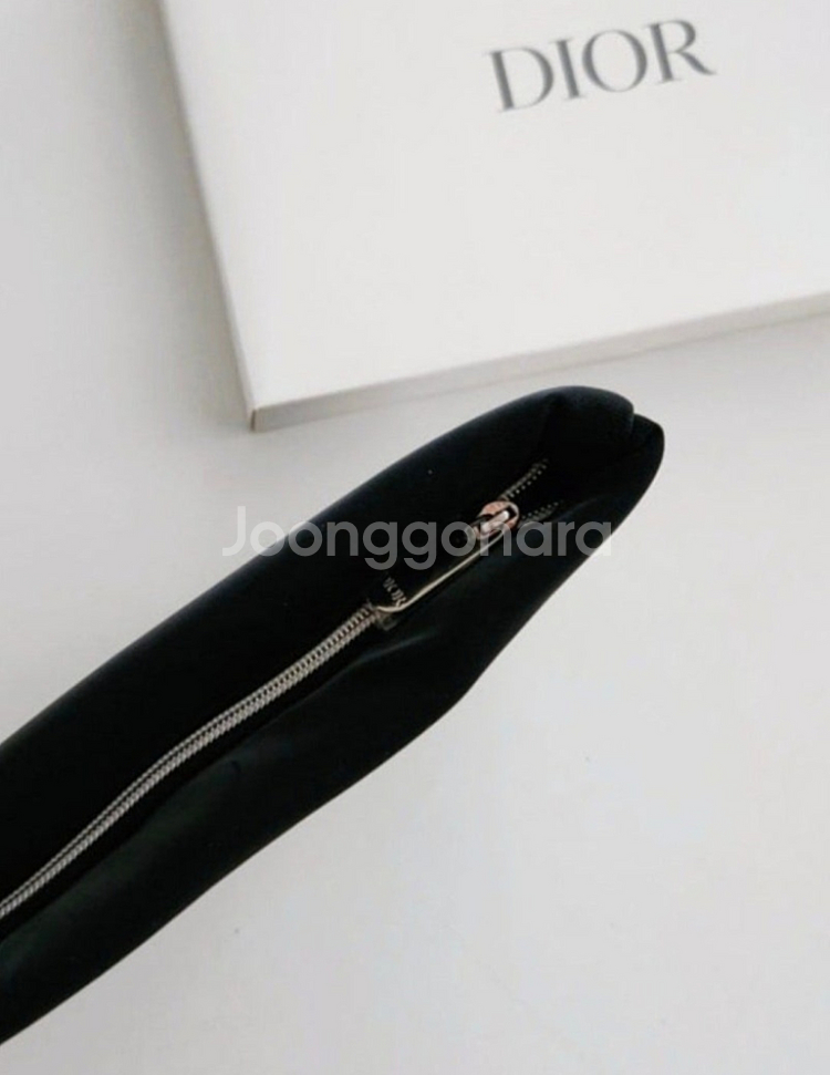 디올 블랙 파우치--1