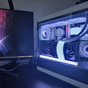 9800X3D RTX4080슈퍼 본체 팝니다