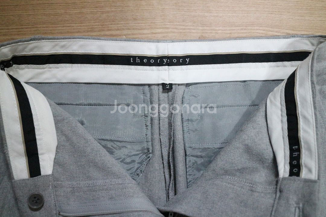 띠어리 우먼 슬랙스(정품) 팝니다.--3