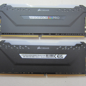 커세어 DDR4-3600 VENGEANCE 32Gx2