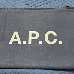 A.P.C 클러치백