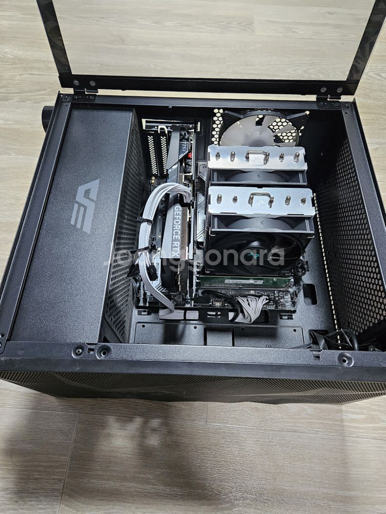 게이밍 컴퓨터 본졔 RTX4060TI ASUS 모니터--2