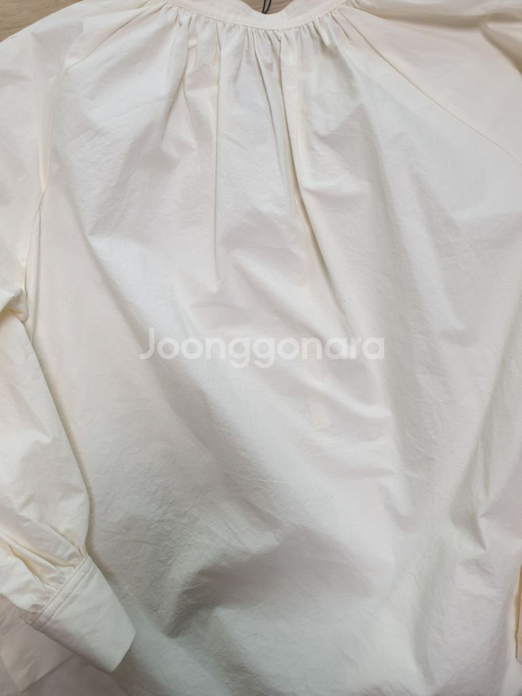새제품 낫띵리튼 Kate shirring shirt--7