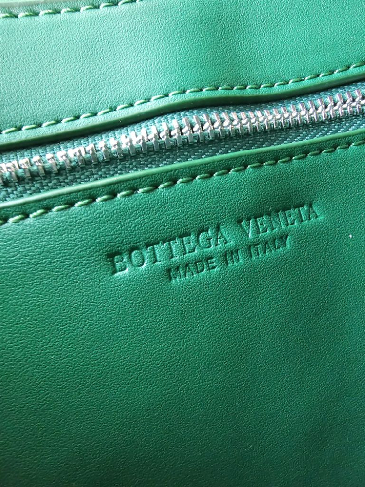 보테가베네타 레더 카세트백--2