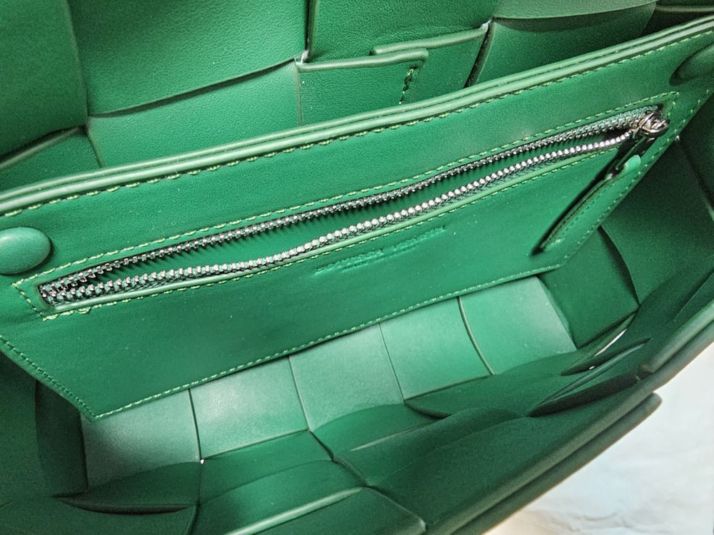 보테가베네타 레더 카세트백--3