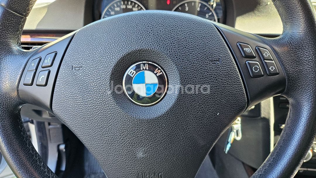 bmw 320i--3