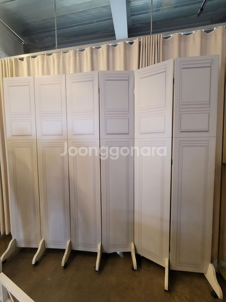주문제작한 인테리어가벽(이동식 파티션)의류매장스튜디오용--3