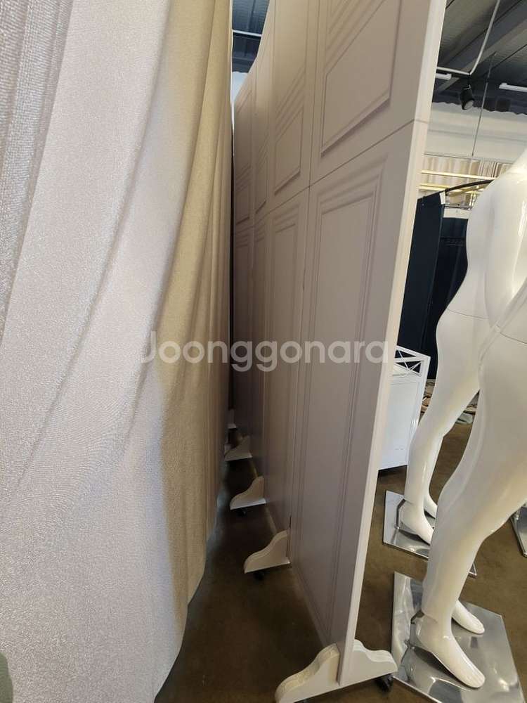 주문제작한 인테리어가벽(이동식 파티션)의류매장스튜디오용--5
