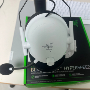 RAZER 블랙샤크V2 하이퍼스피드 화이트