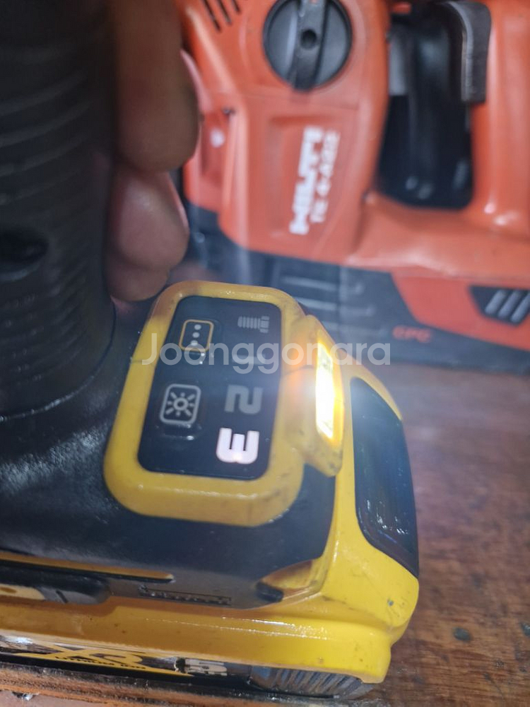 디월트충전임팩렌치DCF892 미드토크 속도조절. 3-1--2